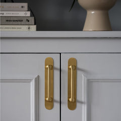 Plank Hardware GRAYSON Traditional D-Bar Pull  - Brass