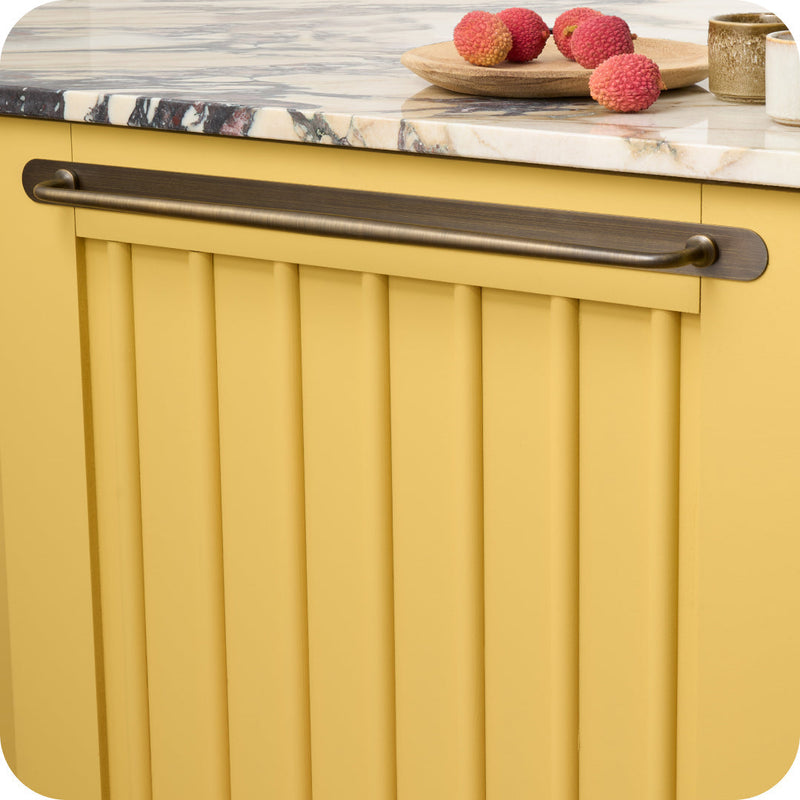 How to Use Oversized Appliance Pulls (And Where They Actually Work Best)