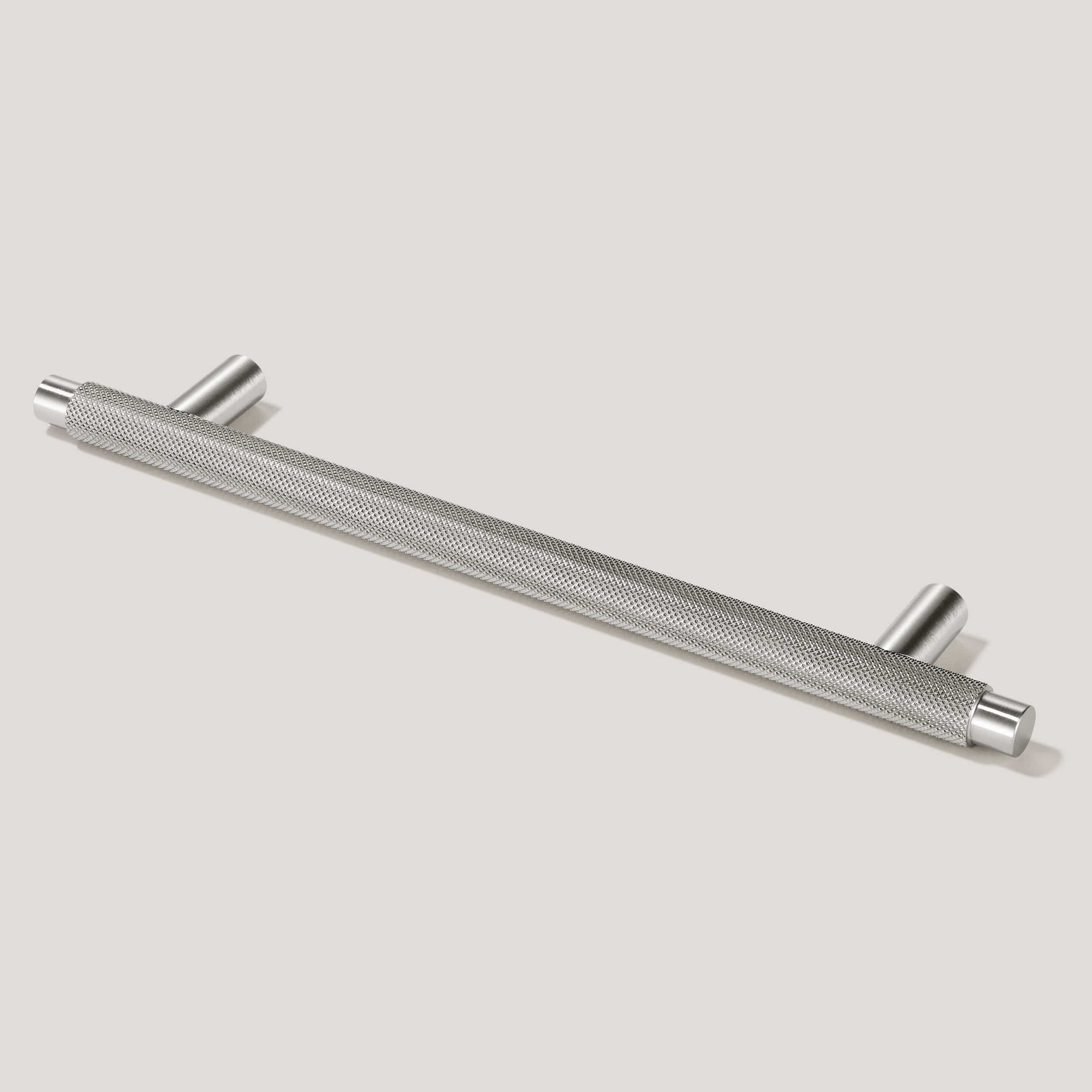 Plank Hardware 11.02'' (8.66'' CC) KEPLER Knurled Pull - Stainless Steel