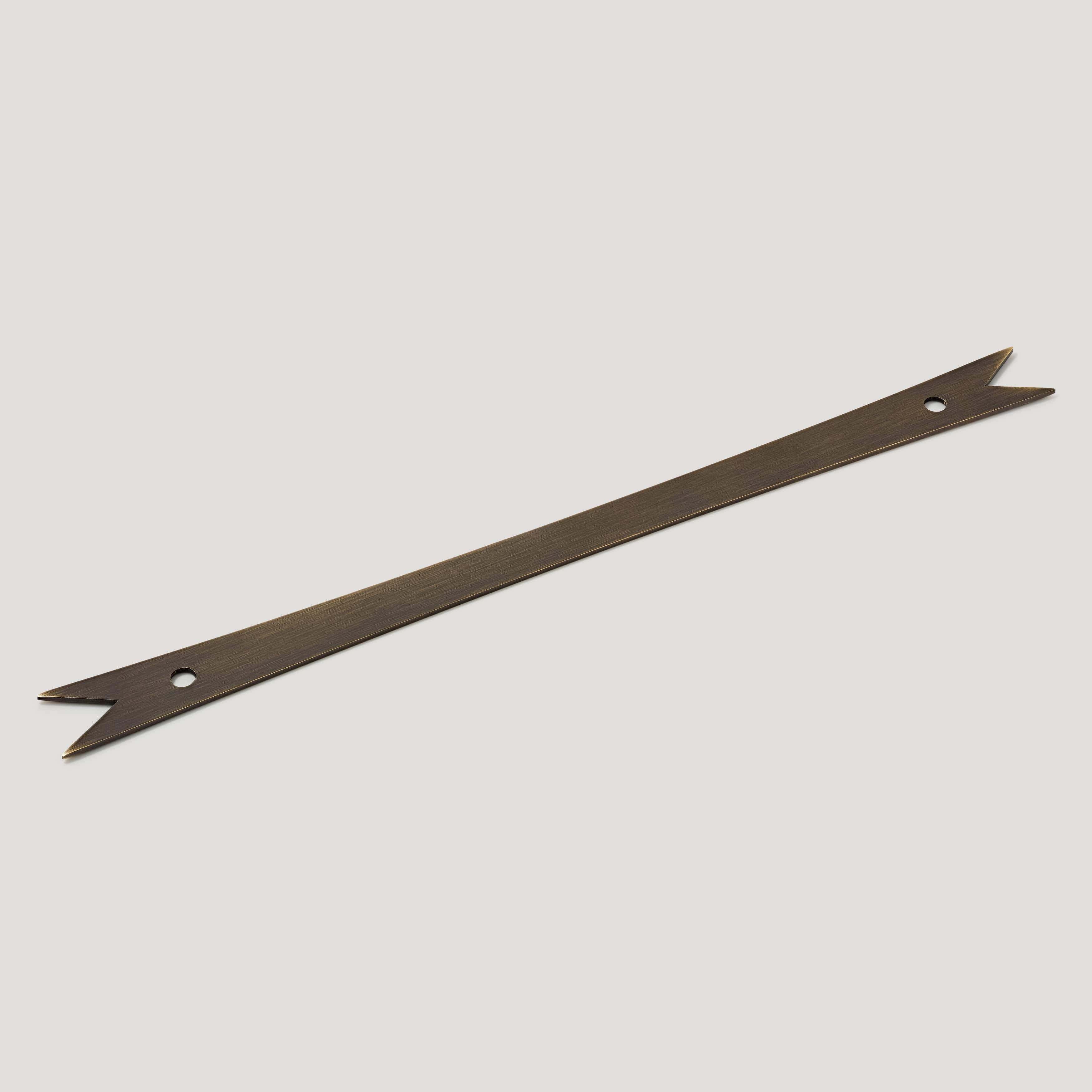 Plank Hardware 11.42" (8.66" CC) ELIZA Ribbon Pull Backplate - Antique Brass