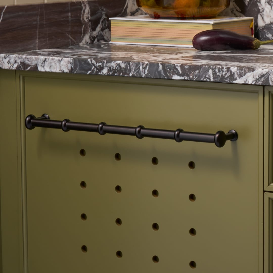 Plank Hardware 18.86" (18" CC) PEYTON Heavyweight Pull - Blackened Bronze