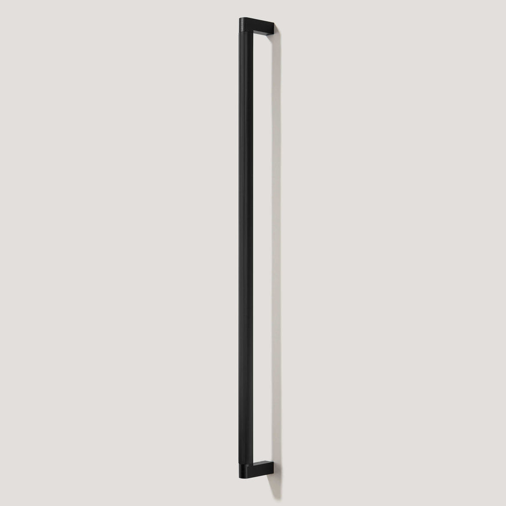 BECKER Closet Bar Pull - Black