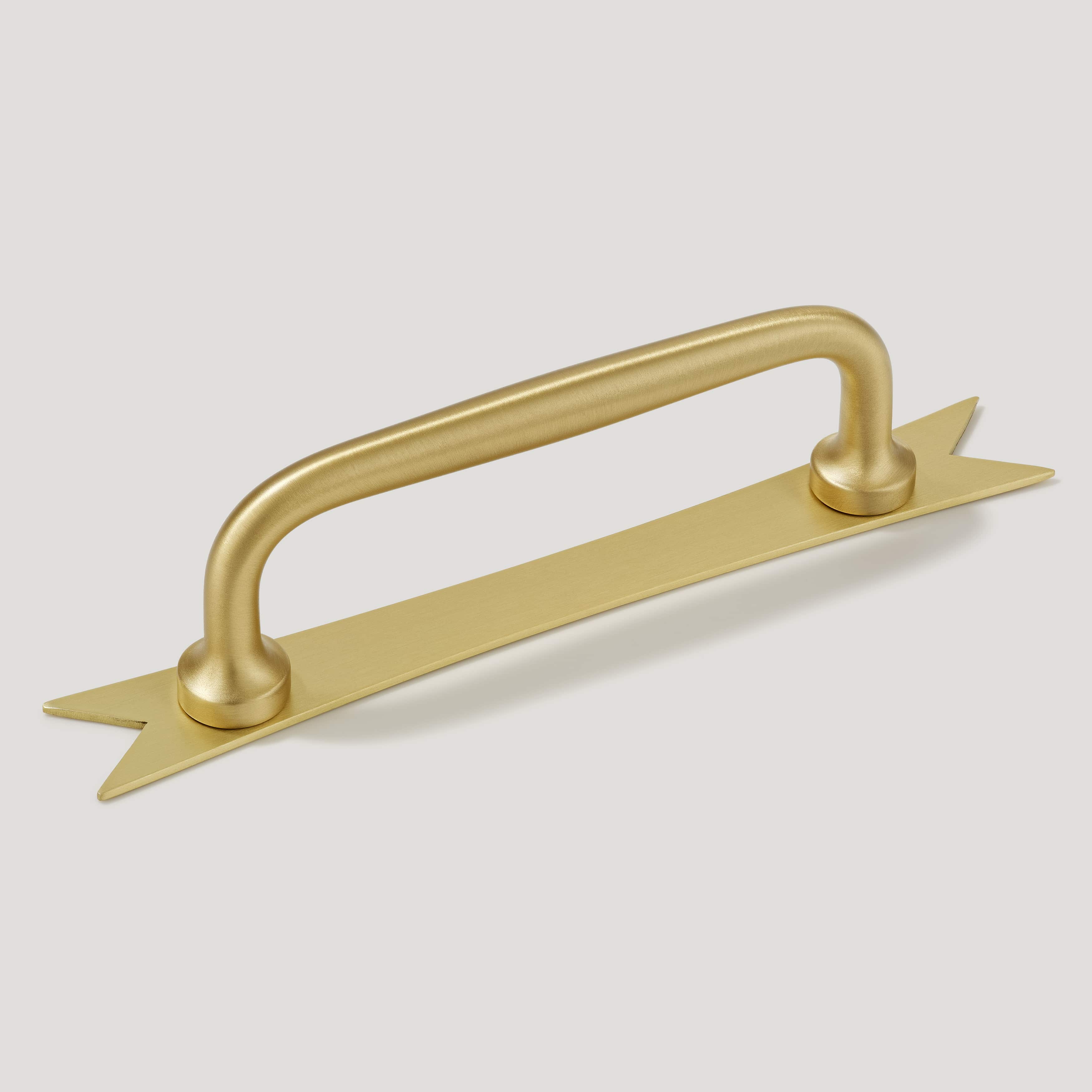 Plank Hardware 4.37" (3.78" CC) ELIZA Pull with Ribbon Backplate - Brass