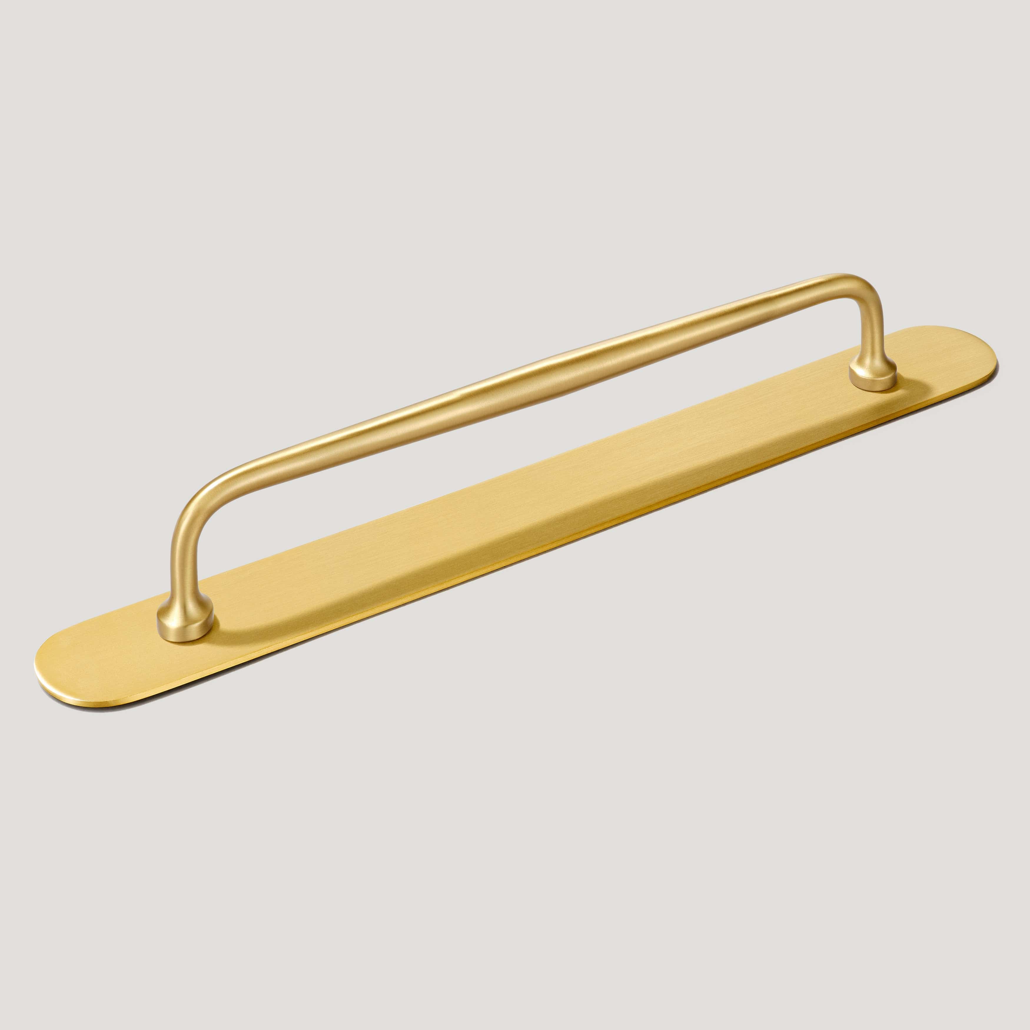 Plank Hardware 4.37" (3.9" CC) / Pull with Backplate GRAYSON Traditional D-Bar Pull  - Brass