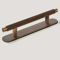 KEPLER Knurled Pull - Antique Brass