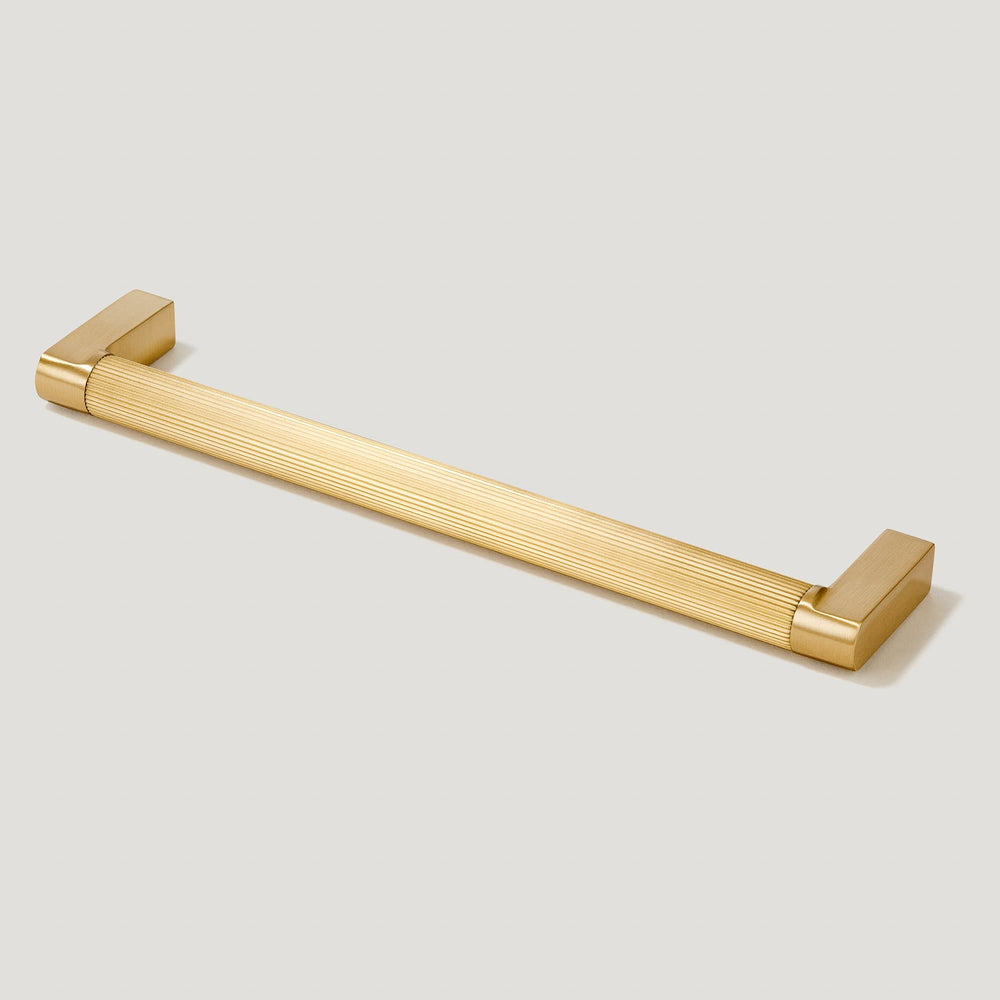 BECKER Grooved D-Bar Pull - Brass