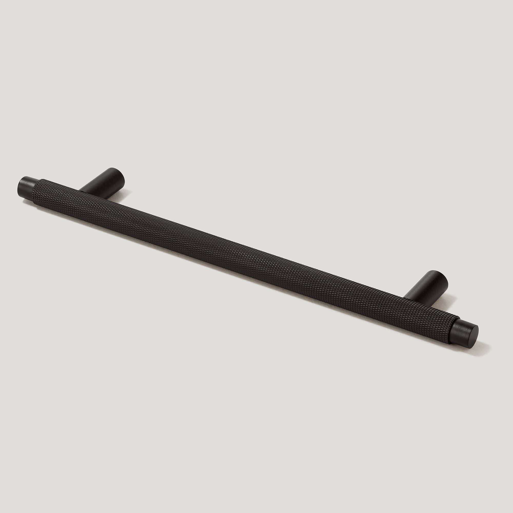 Plank Hardware 8 66 6 30 cc kepler knurled t bar pull black 40203640275223
