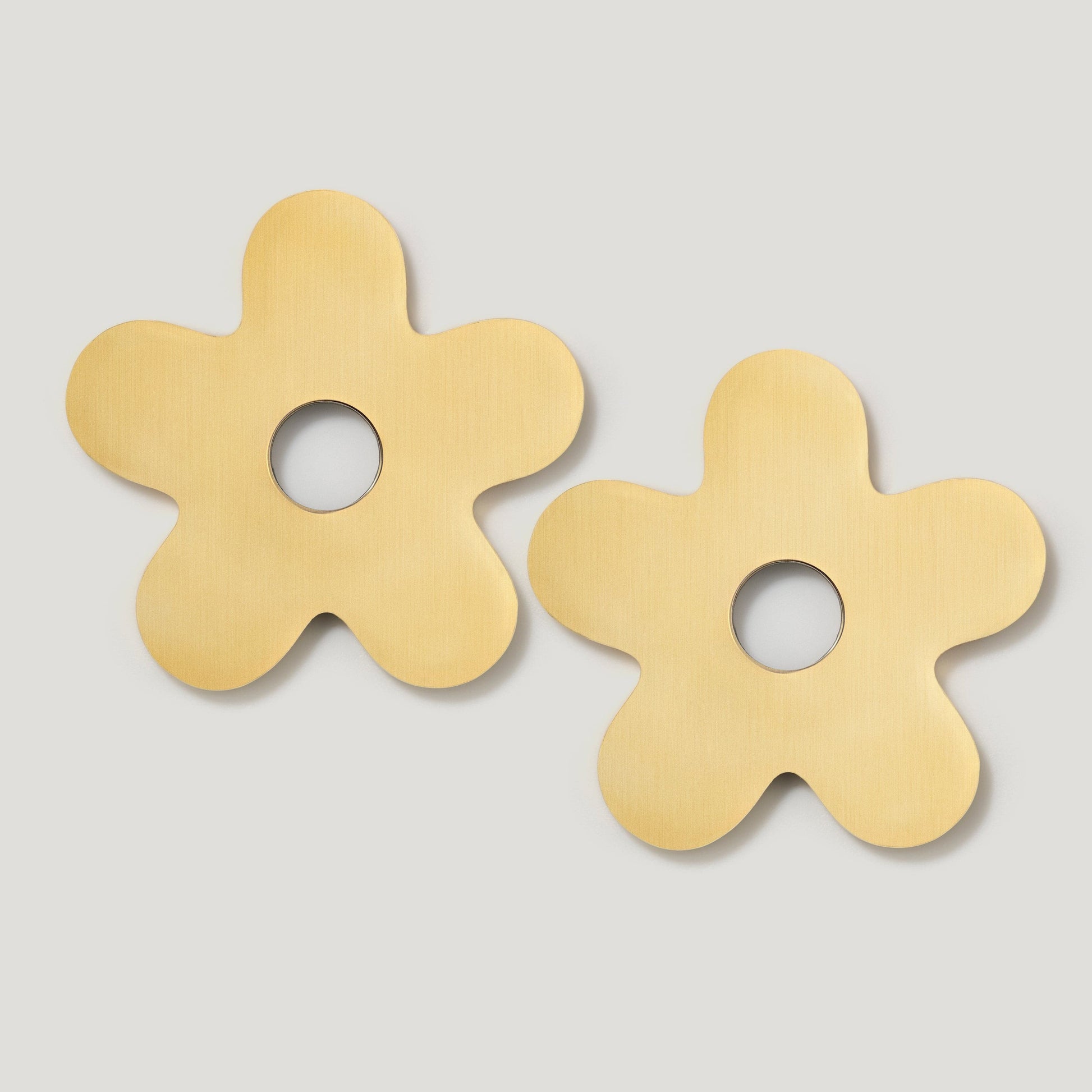 Plank Hardware ADA Pair of Small Flower Pull Backplate - Brass