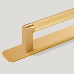 Plank Hardware becker grooved d bar pull brass 45347462676759