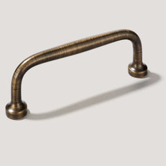 Plank Hardware GRAYSON Traditional D-Bar Pull - Antique Brass