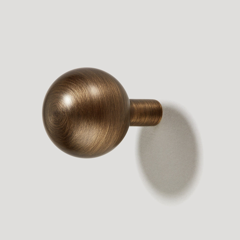 HALLEY Ball Hook - Antique Brass