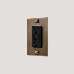 Plank Hardware JASPER 1G 15A GFCI Outlet - Antique Brass