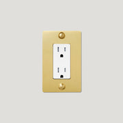 Plank Hardware JASPER 1G 15A Outlet - Brass