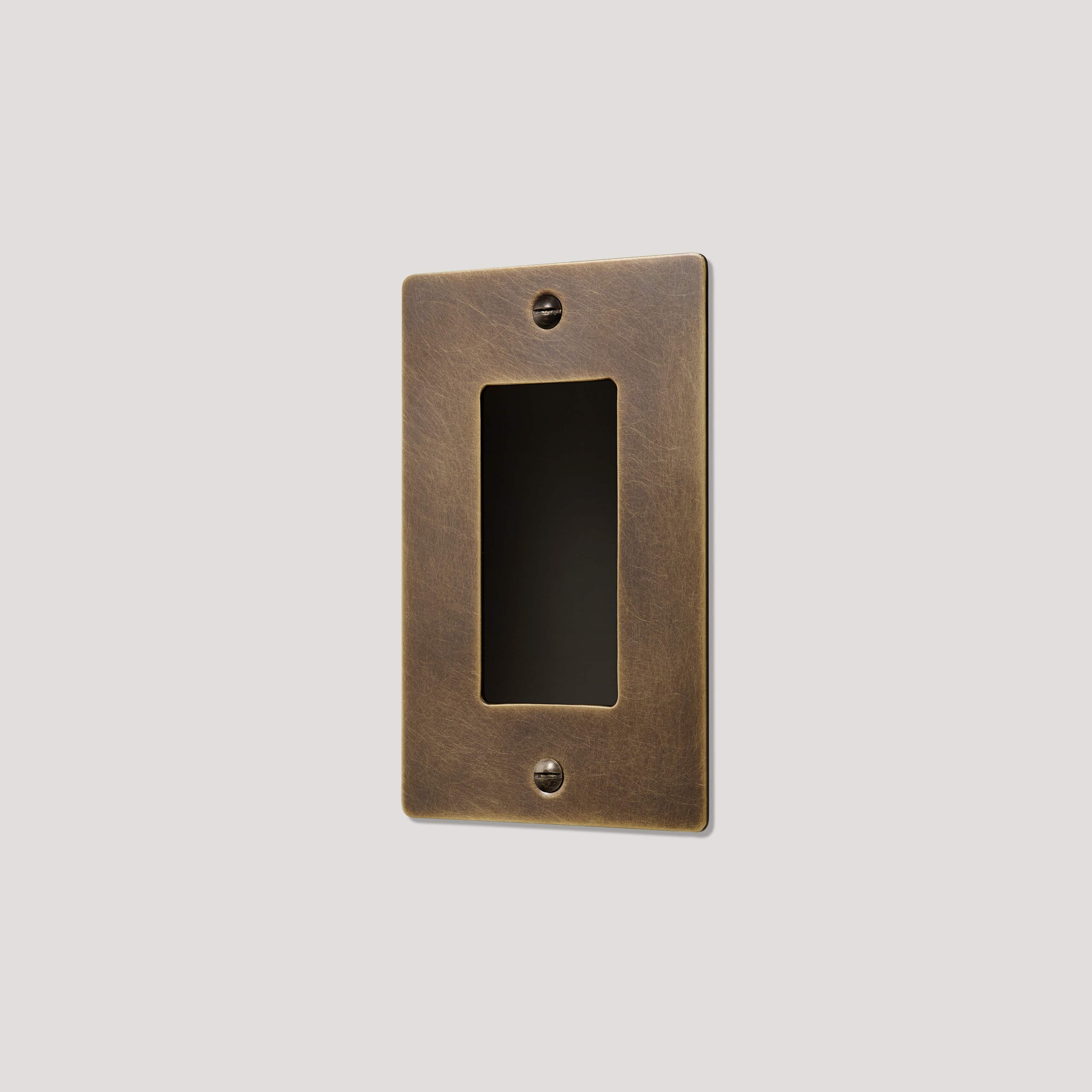 Plank Hardware JASPER 1G Universal Plate - Antique Brass