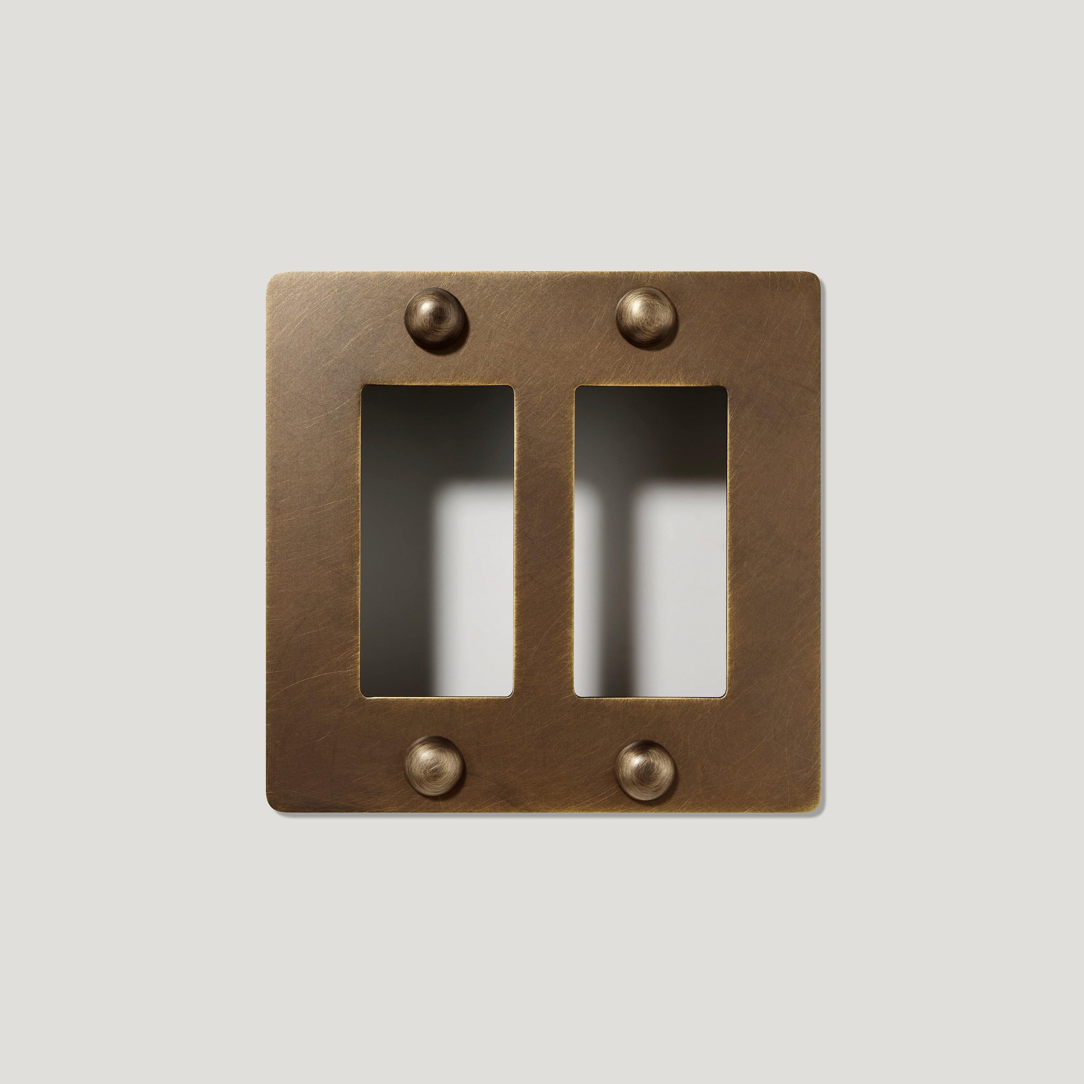 Plank Hardware JASPER 2G Universal Plate - Antique Brass