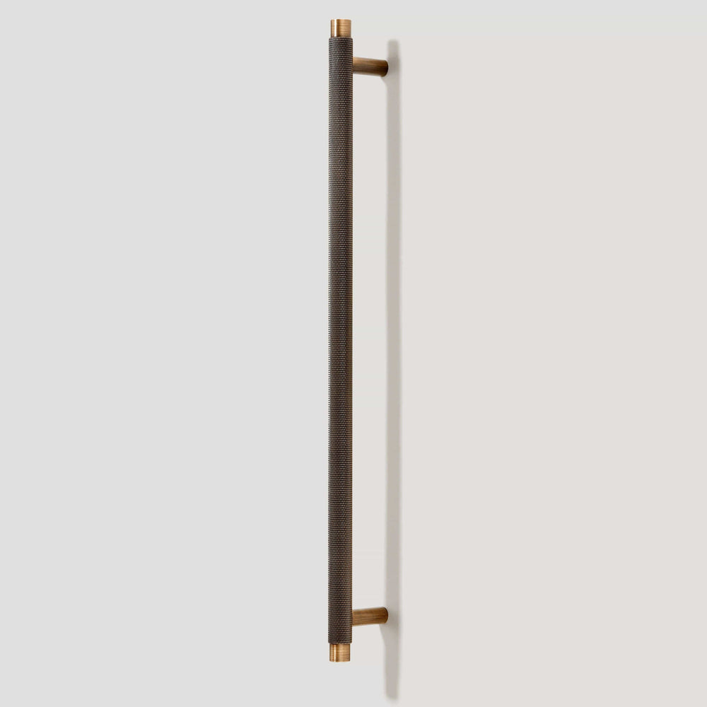 KEPLER Knurled Closet Bar Pull - Antique Brass