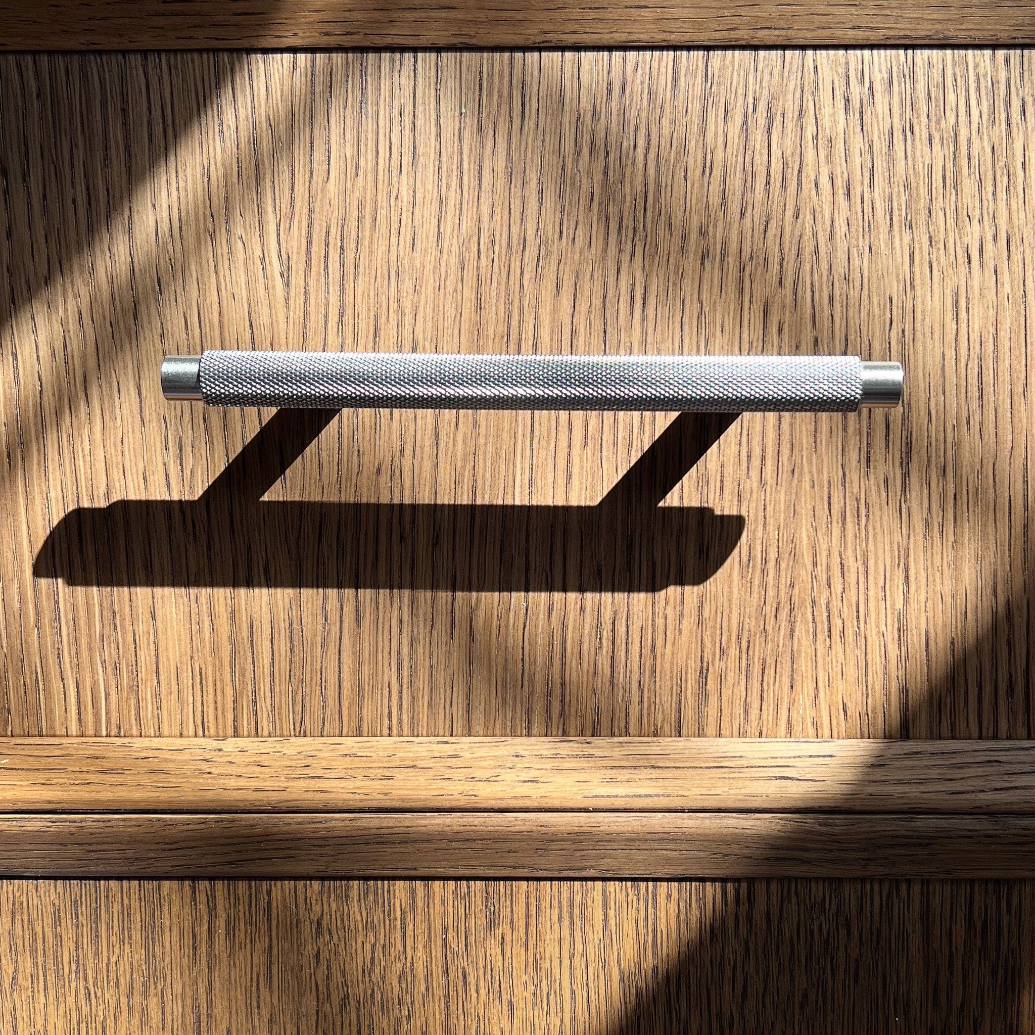 Plank Hardware KEPLER Knurled T-Bar Pull - Stainless Steel