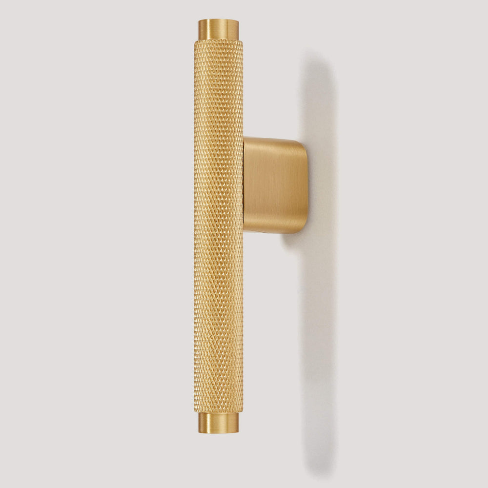 KEPLER Knurled L-Bar Pull - Brass