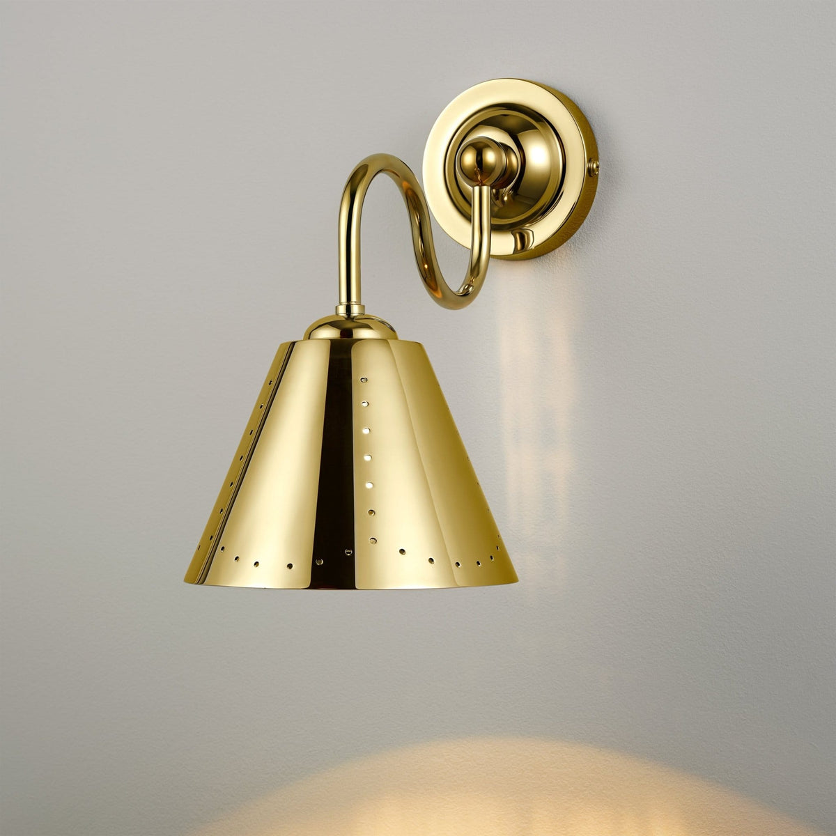 Plank Hardware STELLA Swivel Wall Light - Polished Brass