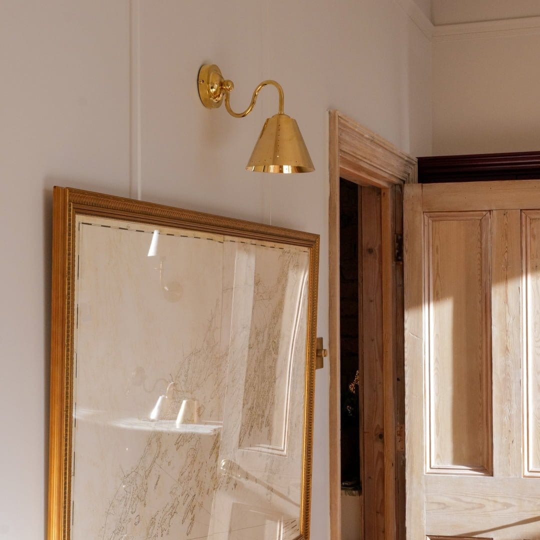 Plank Hardware STELLA Swivel Wall Light - Polished Brass